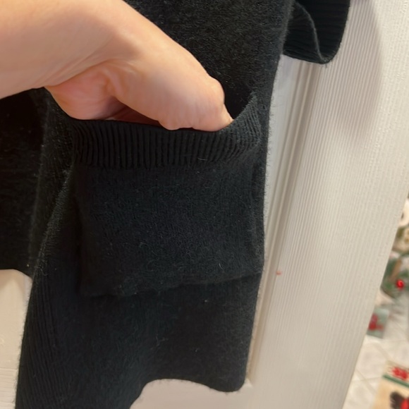 Tahari Black Thick Cardigan Sweater - Picture 6 of 8